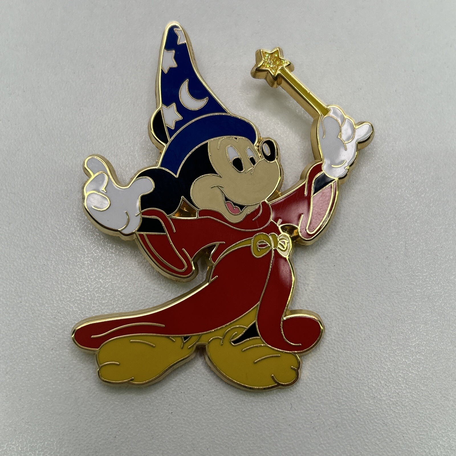 HTF Walt Disney Cast Member Exclusive Sorcerer Mickey Bolo Lanyard Charm Pin