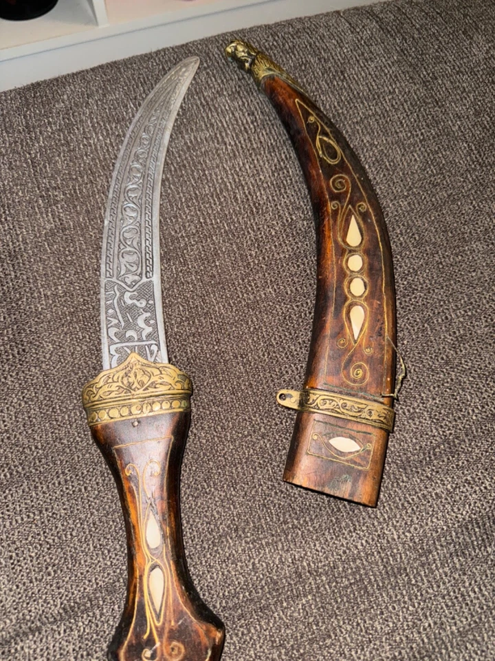 Daga turca del siglo XIX con mango de madera nácar incrustación casi perfecta Foto 2 de 4