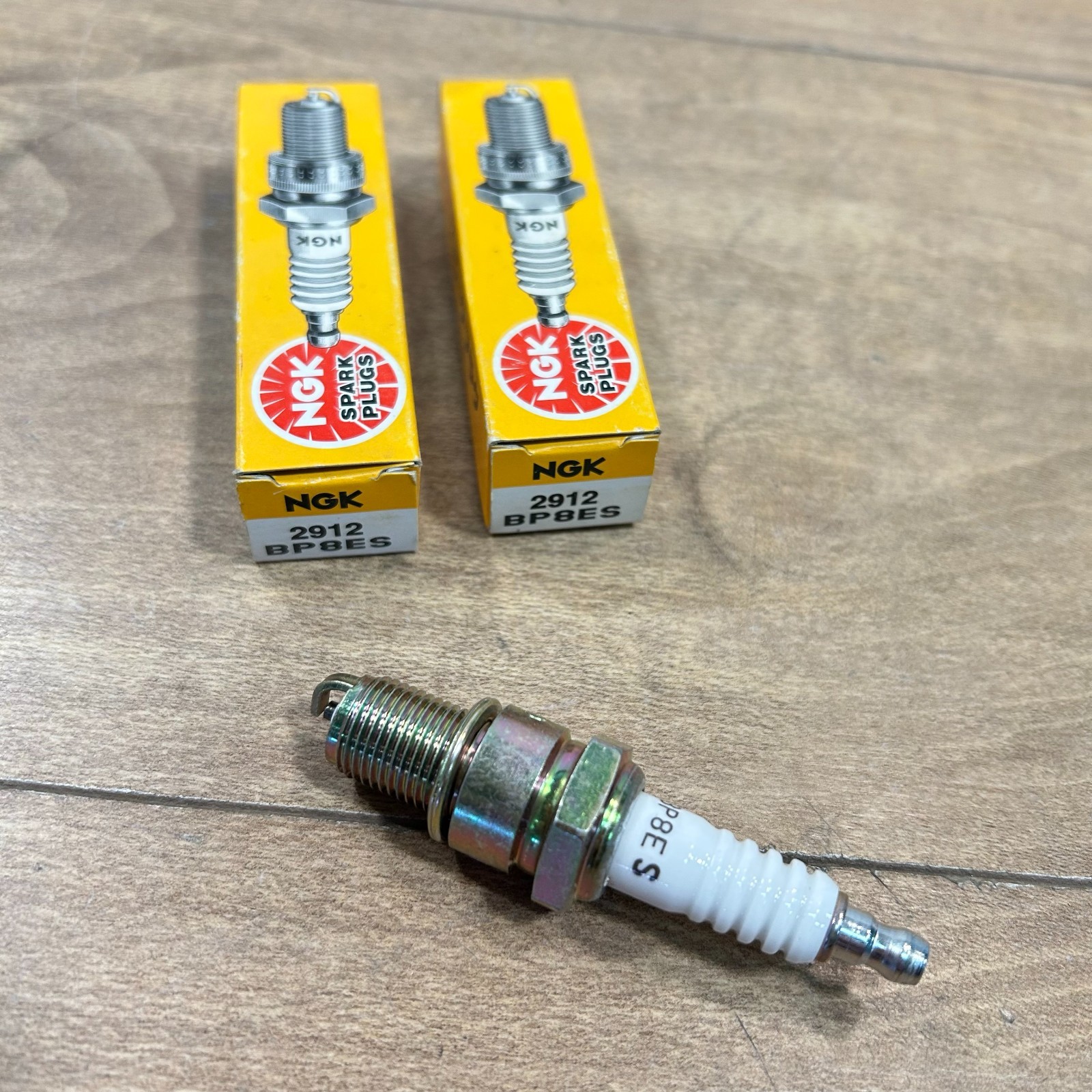 NGK SPARK PLUGS / 2 PACK / 2912 BP8ES