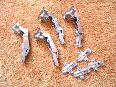SALICE 165 Full Overlay  Self Closing  RAPIDO #C2JFA99. W/ MOUNTING PLATES  NOS!