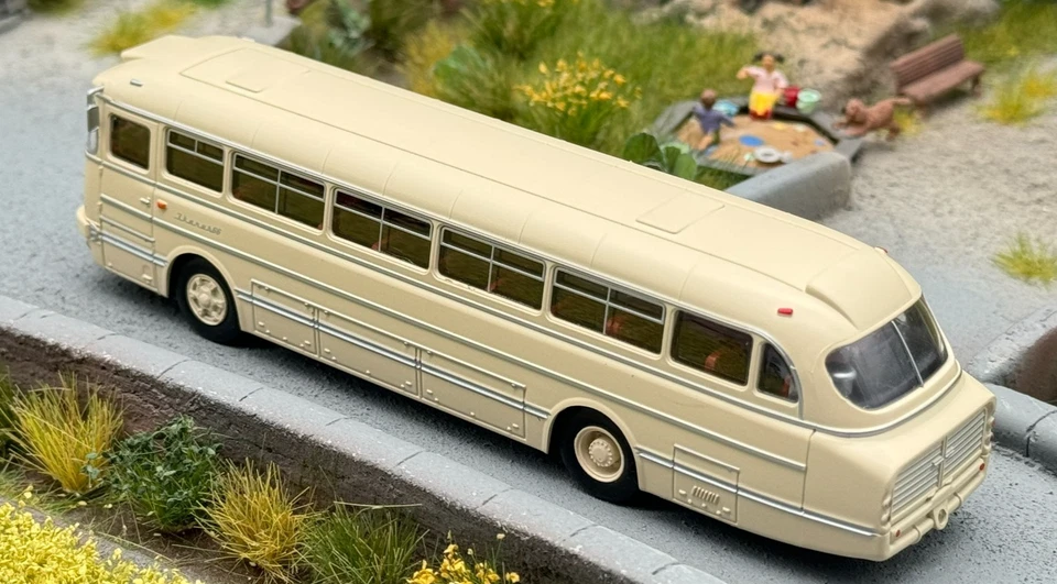 Ikarus 55 Überlandbus "Creme"  Brekina 59550 OVP 1:87 - Bild 2 von 2