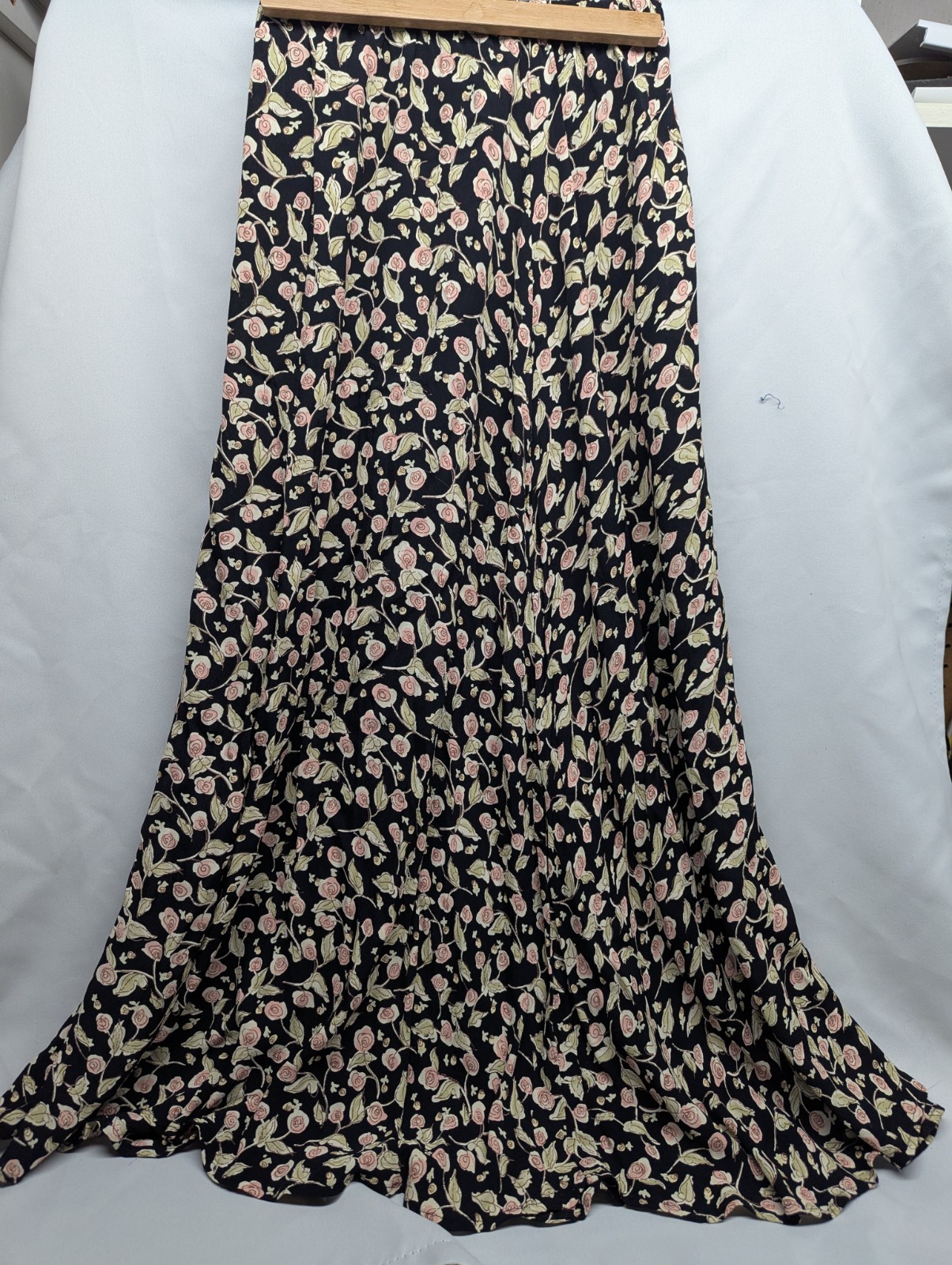 Zoe Long Black Floral Skirt Sz Med Whimsy Goth Cottagecore Y2k