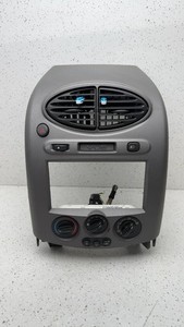 2002-2005 Saturn SATURN VUE Radio Bezel Trim / Ac Climate Control