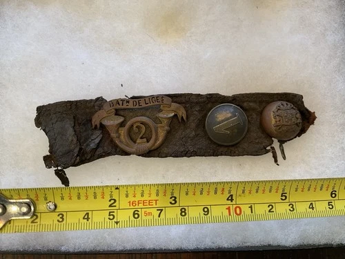 ORIGINAL SPAN AM WAR CAPTURED SOUVENIRS BADGE BUTTONS