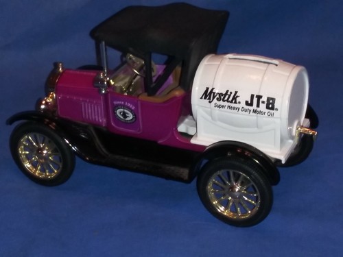 1918 FORD MODEL T RUNABOUT DIE CAST CAR ERTL Mystik JT-8 Oil COIN BANK w/ KEY - Picture 2 of 5