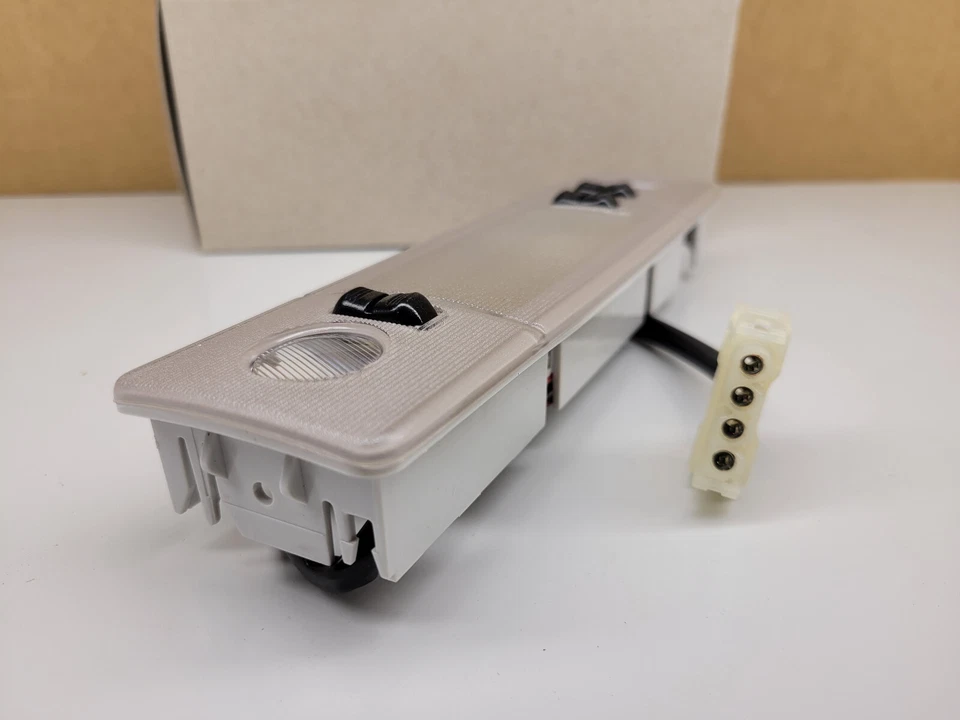 63311384963 BMW 5 5er E34 Leseleuchte vorne Leselampe Innenlicht - Bild 2 von 4