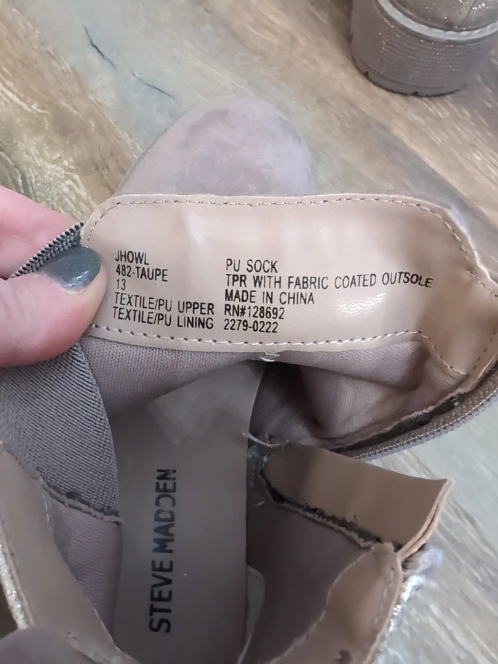 Girl's Steve Madden Howler Boots Taupe W/ Sparkly Heel Sz. 13 - Image 4 of 4