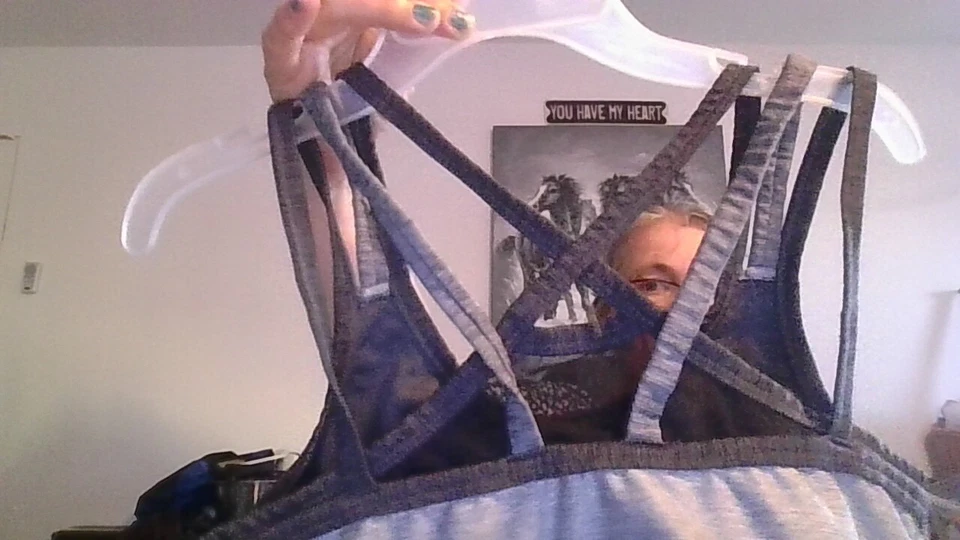 Victoria's Secret Pink Strappy Ultimate Unlined Wireless Sports Bra M Gray FLAW - Image 2 of 4