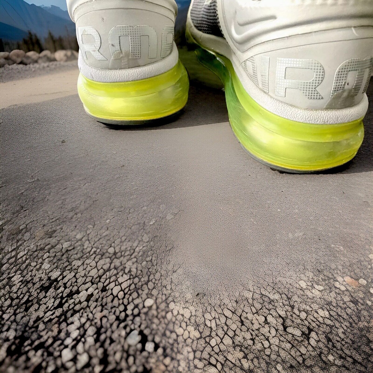 NIKE AIR MAX 2013 SNEAKERS WOLF-GREY/VOLT-GREEN GRADE SCHOOL YOUTH SIZE 6Y