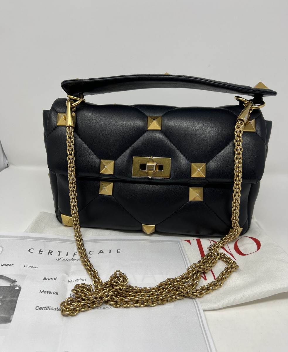 【関税込み】VALENTINO GARAVANI LARGE ROMAN STUD CHAIN BA Valentino Garavani Roman Stud Flap Bag Quilted Leather Large