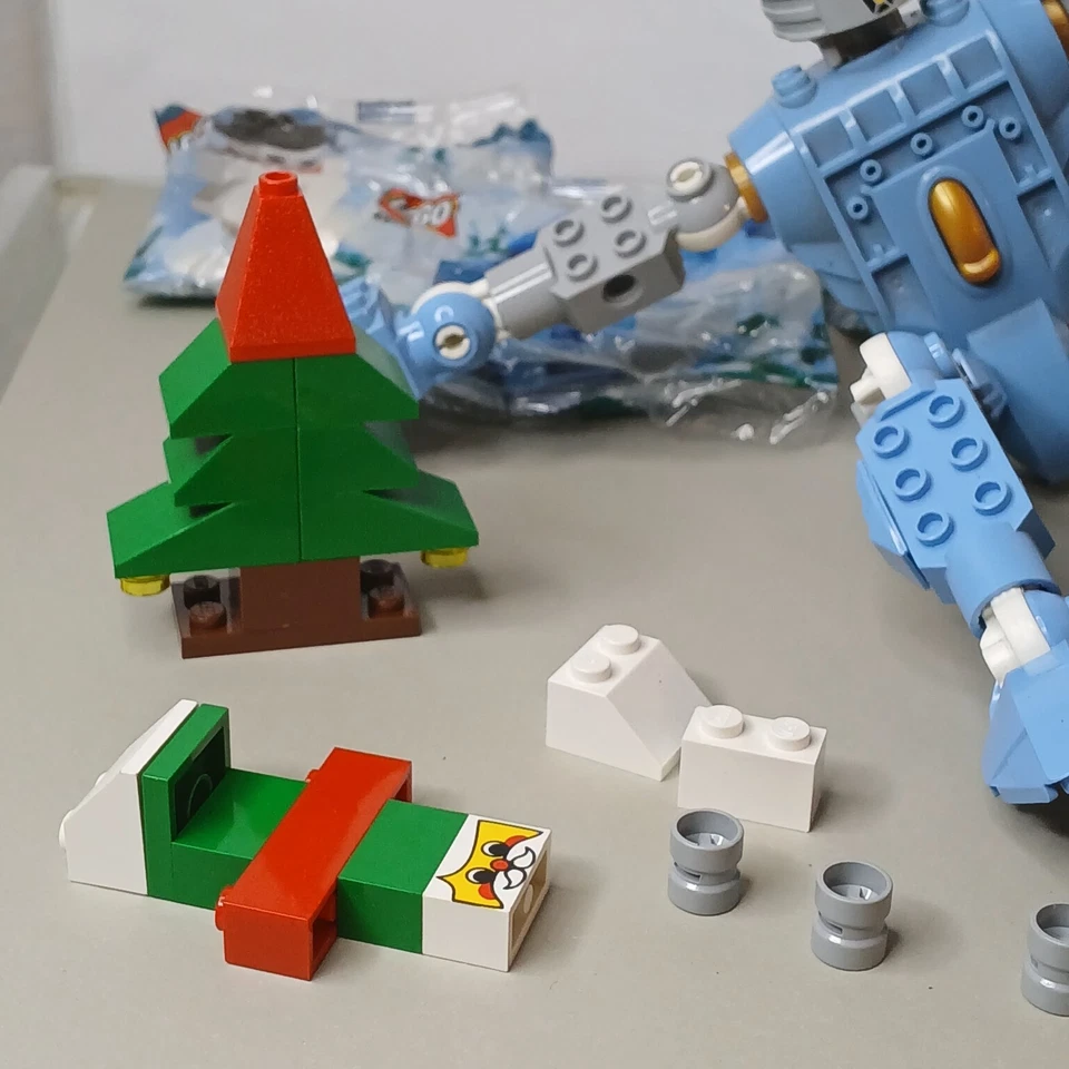 LEGO Retired 4924 Advent Calendar 2004 New In PolyBags Lot of 3 PLUS Misc Robot - Image 2 of 4