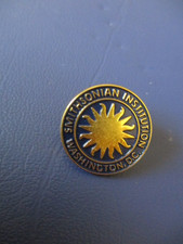 Vintage Smithsonian Institution Washington DC Gold Tone Enamel Tie Pin 3/4" B15