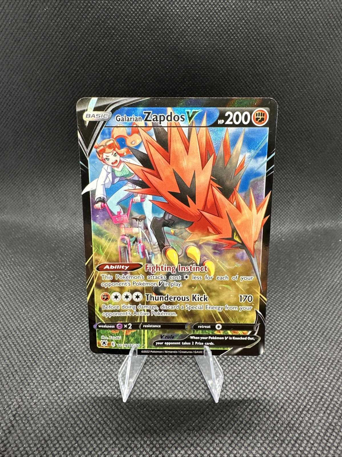 Galarian Zapdos V TG19/TG30 Swsh10: Astral Radiance Trainer Gallery Holo