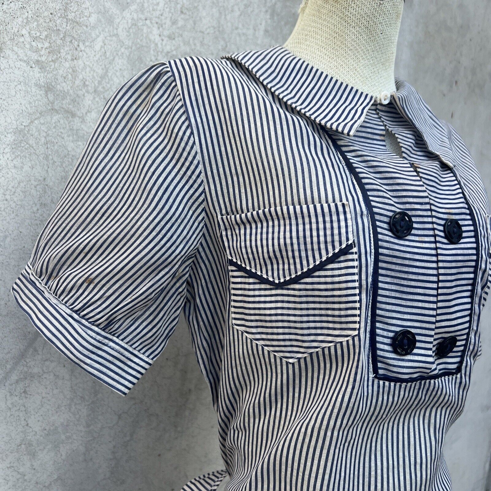 Vintage 1930s Blue & White Striped Blouse Sportsw… - image 4