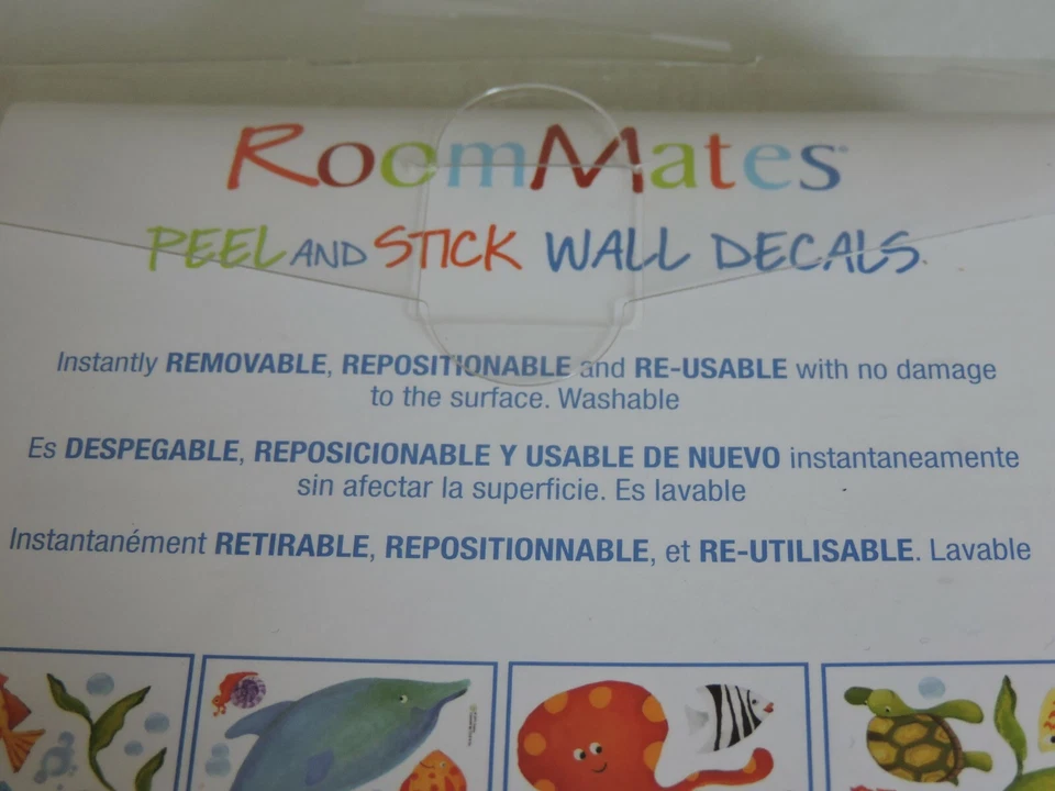 Calcomanías de pared RoomMates pelar y pegar bajo el mar océano animales decoración de baño Foto 4 de 4