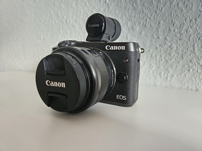 CANON EOS M6 Systemkamera mit Standardobjektiv und EVF-DC2