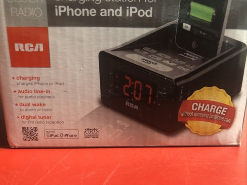 RCA RC127i Clock Radio Dual Wake Digital Tuner Charging Station - Picture 2 of 5