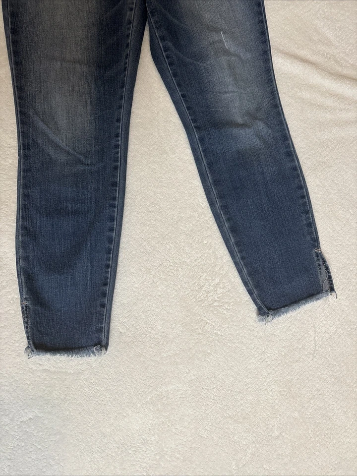 Code Bleu Soho Petite Skinny Ankle Blue Jeans Size 6 Lightly Distressed - Image 4 of 4