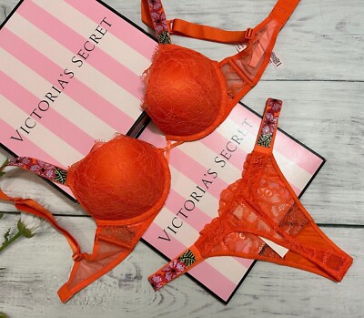 【３２Ｃ／ＸＳ】ブラ＆シャインストラップソングVictoria's Secret Victoria's Secret Shine Strap Bra Thong Set Bombshell Push Up