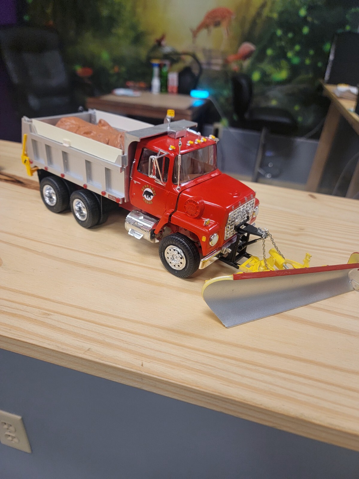 AMT SNOW PLOW FORD LNT8000 1/25 SCALE MODEL KIT NICELY BUILT