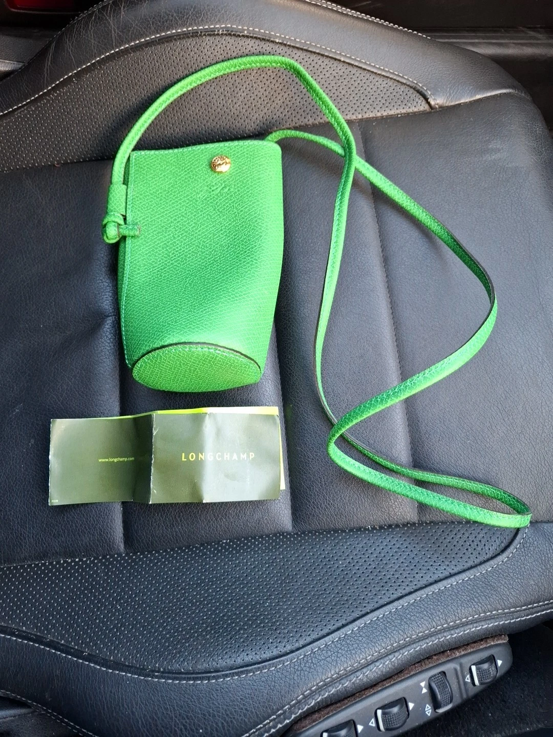 Porte bouteille Longchamp Epure en cuir vert avec bandoulière *