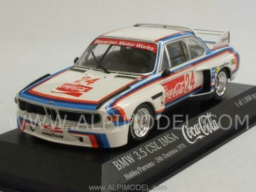 Modellini statici auto da corsa sul Coca-Cola