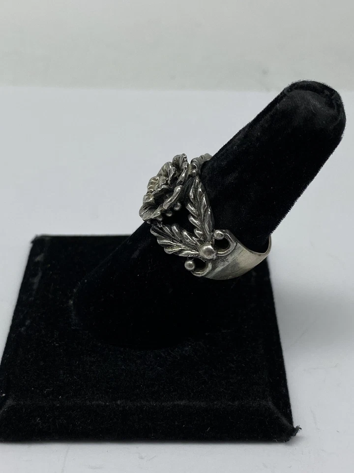 Anillo de plata esterlina detallado floral banda de trabajo talla 7 1/2 9,4 g Foto 4 de 4