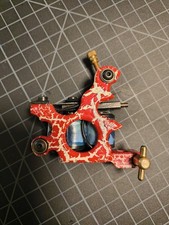 Pistola per tatuaggi drago design a batteria con fulmine rosso e bianco