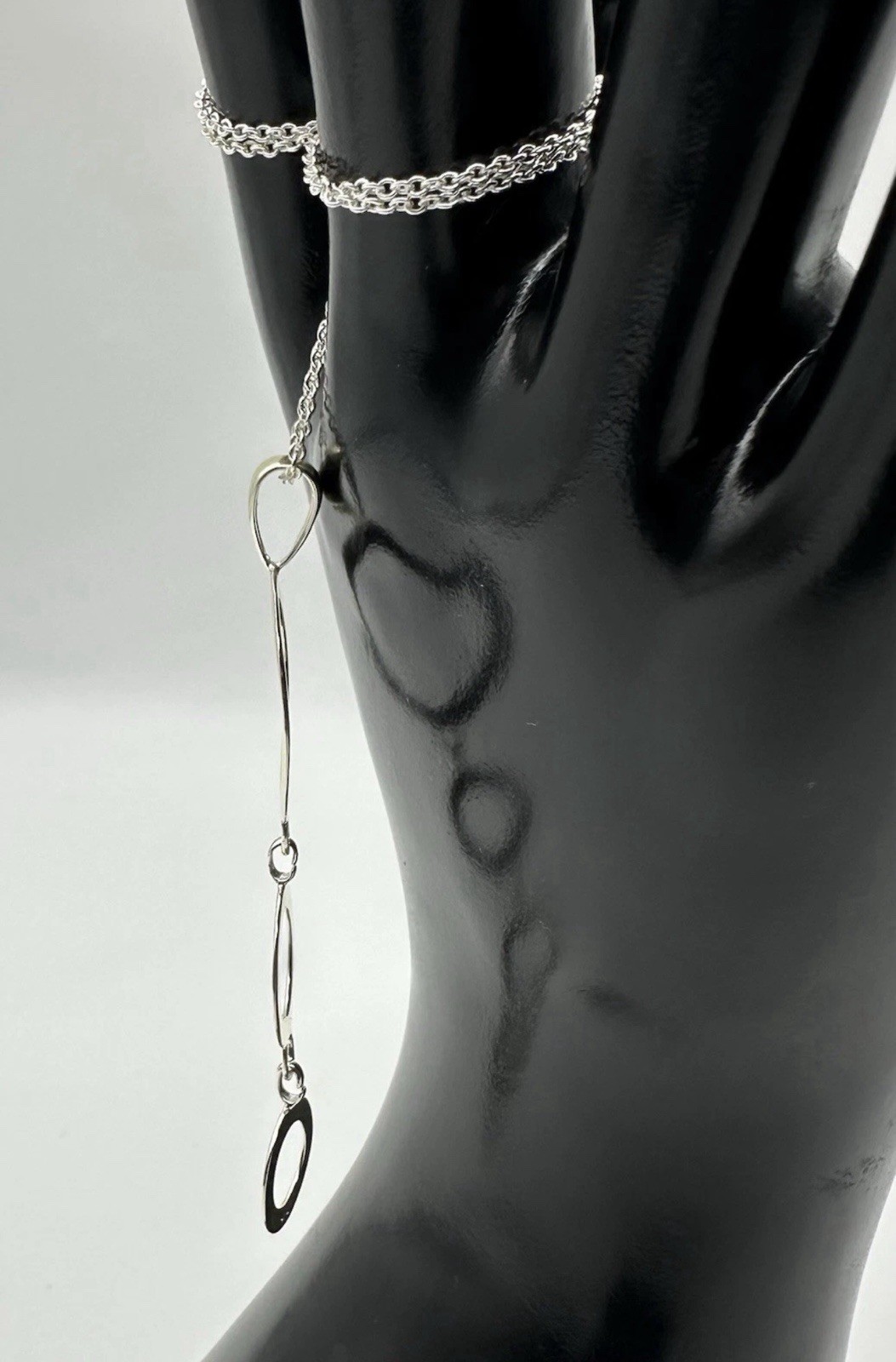 Modern Sterling Silver Interlocking Open Loop Cir… - image 3