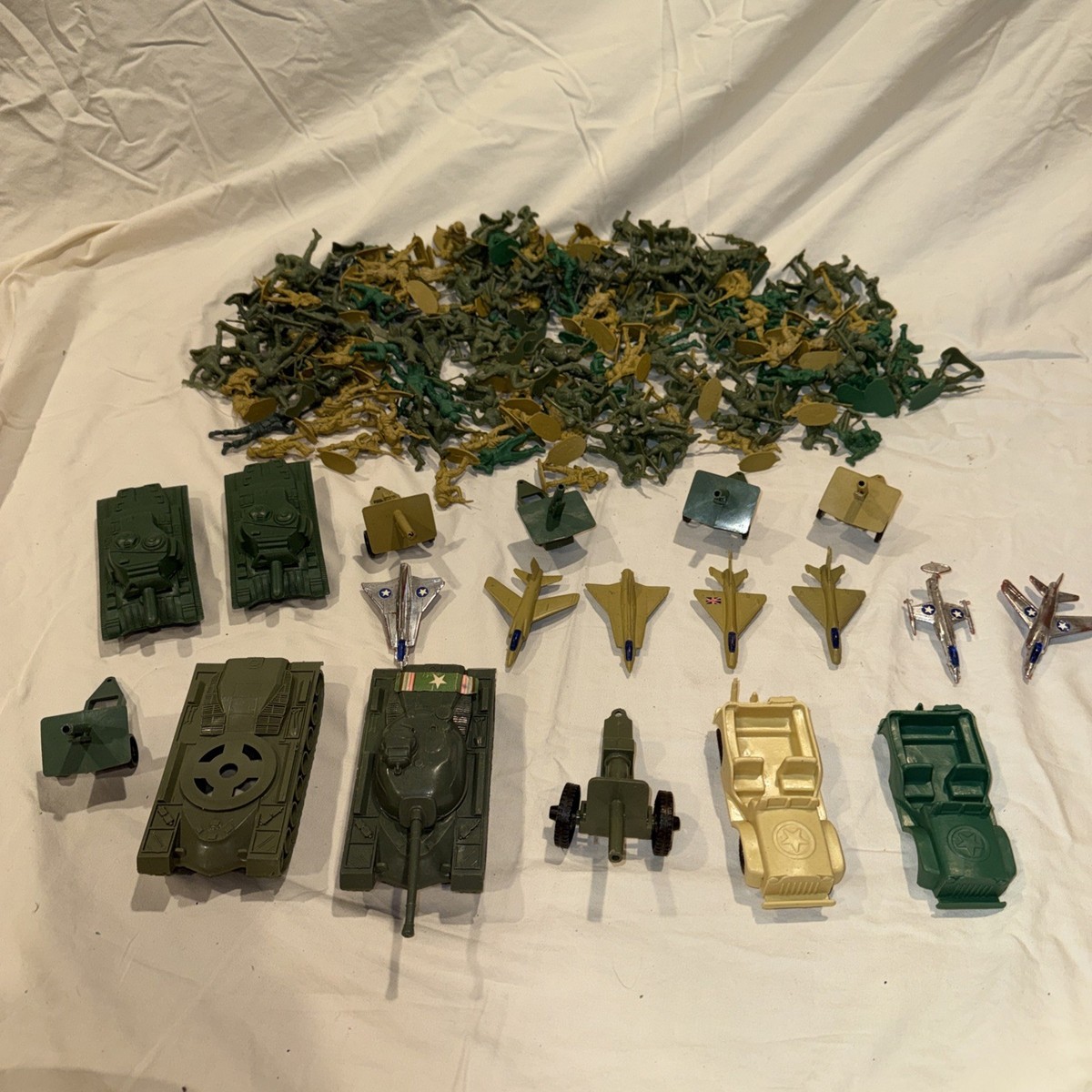 Vintage 164 Army Men Green Plastic Jeeps And Tanks Planes Guns | eBay