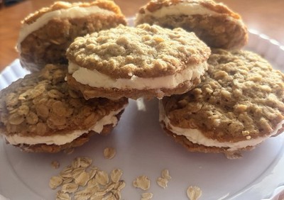 Old Fashioned Oatmeal Cream Pies w/ Buttercream Filling ( Batch of 9) Snack Pies