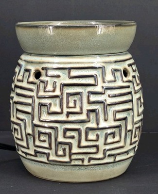 Scentsy Labyrinth Sage Green Maze Full Size Warmer Retired 