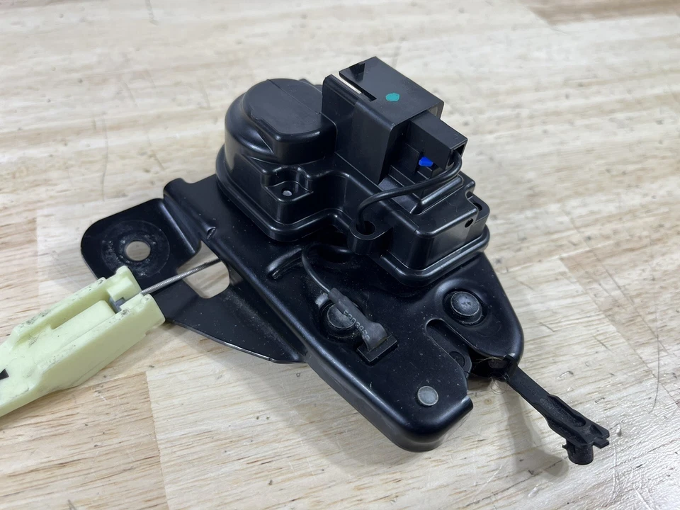 Dodge Charger 2006-2010 maletero cubierta tapa pestillo bloqueo eléctrico actuador de liberación OEM Foto 3 de 4