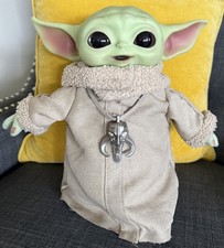 WD1 GROGU Star Wars: The Mandalorian 11" Baby Yoda/The Child Plush With Pendant 