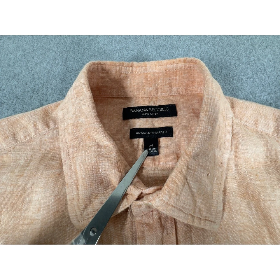 Camisa de lino Banana Republic para hombre mediana camden ajuste estándar SS abotonada Foto 3 de 4