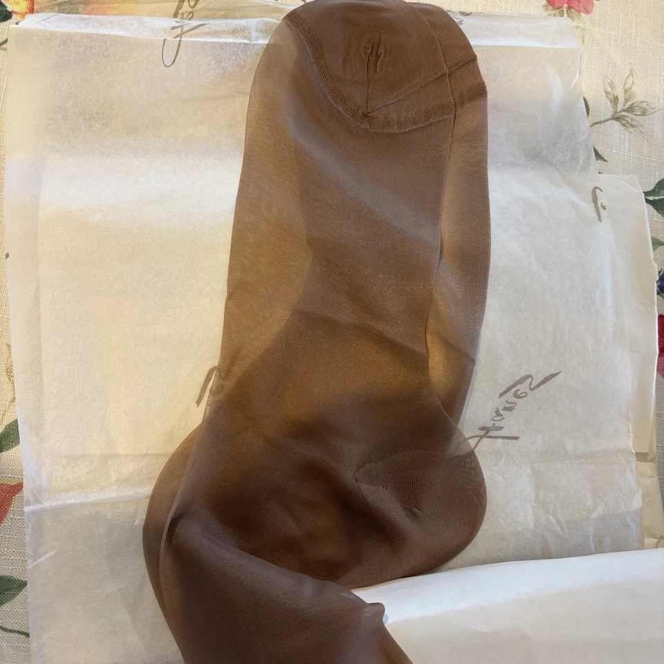 2 PR De Colección HANES WALKING NAILON DERECHO TRANSPARENTE Medias Liguero Talla 10 Sh Bronceado Nuevo de Lote Antiguo Tejido Foto 4 de 4