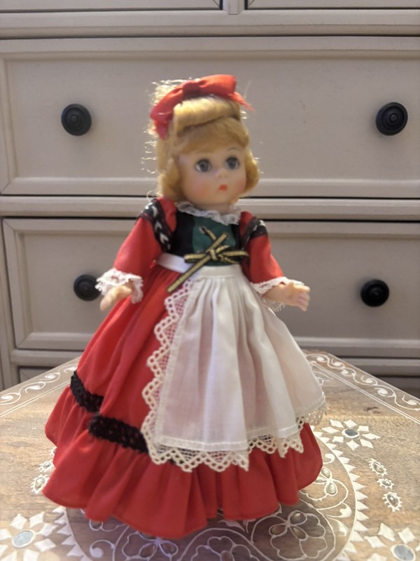 Vintage Madame Alexander 8” International Doll, 1986 Germany 535 No Box
