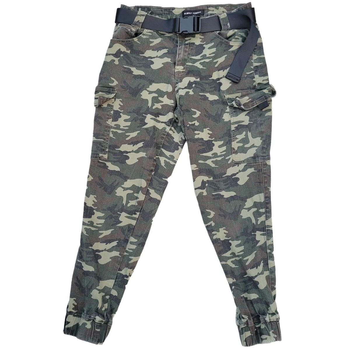 Camo joggers shop zumiez
