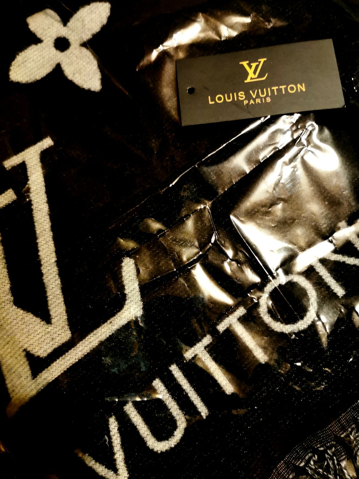 louis vuitton - monogram - scarf / shawl *GIANT* * UNISEX * image 5