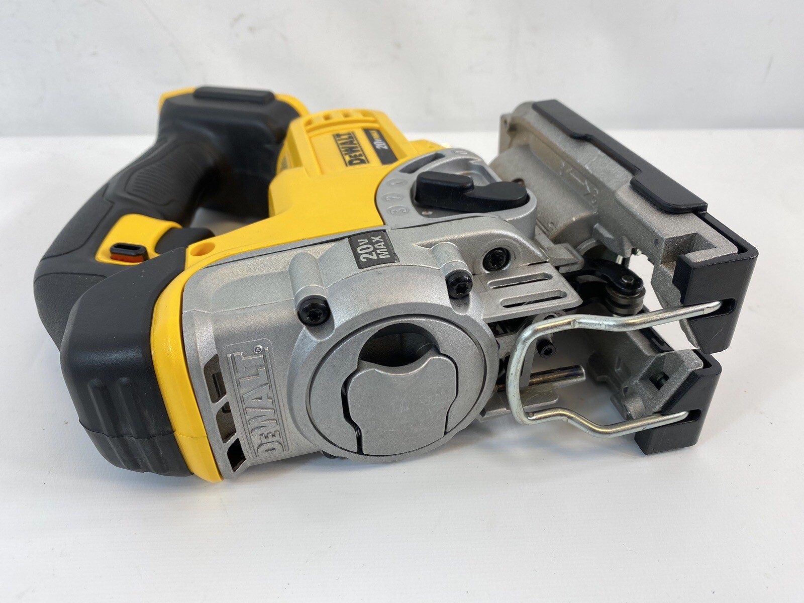 DeWalt DCS331B 20V Cordless Battery Variable Speed Jig Saw Max 20 Volt