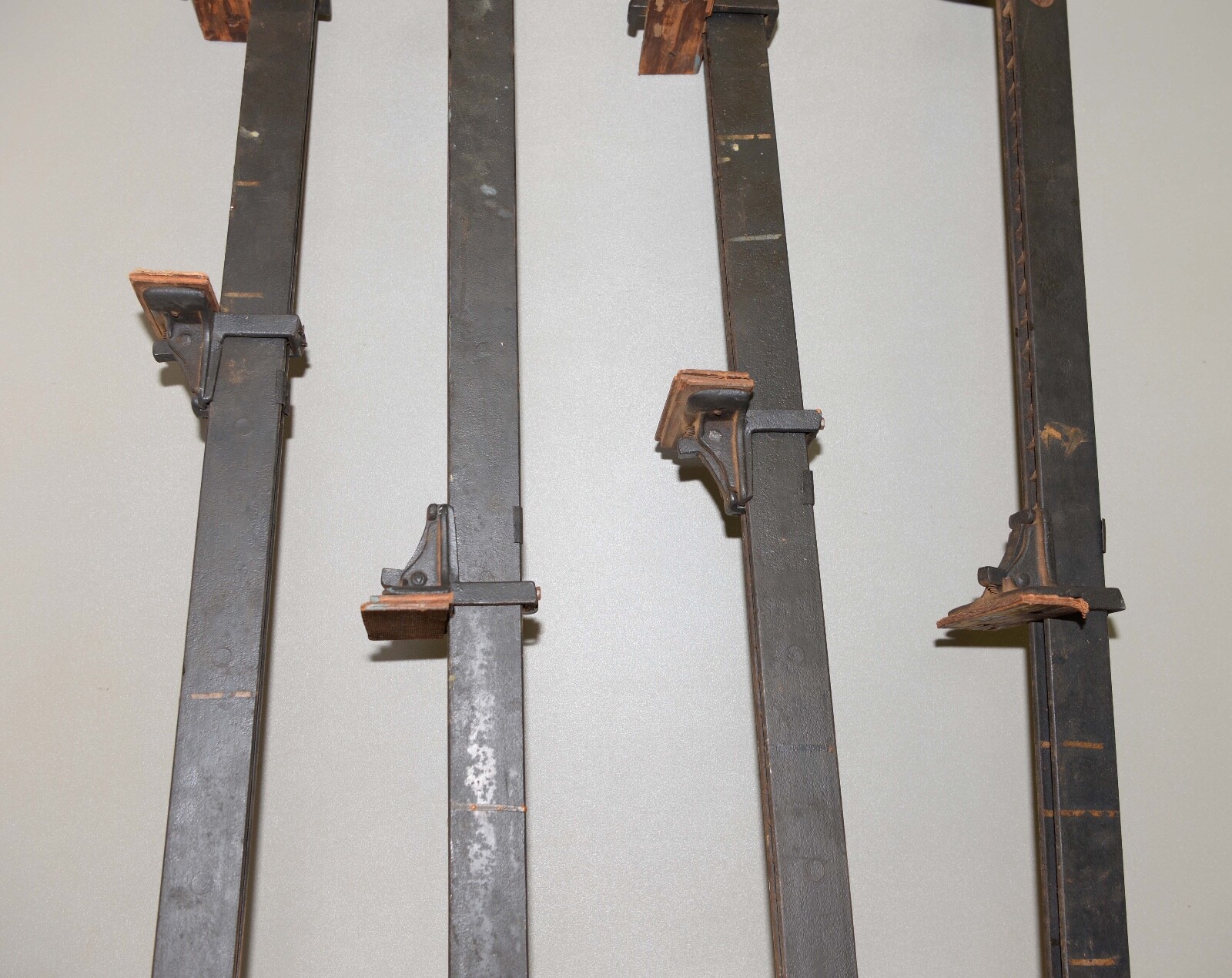 4 antique bar clamps woodworking bench glue up tool collectible cast