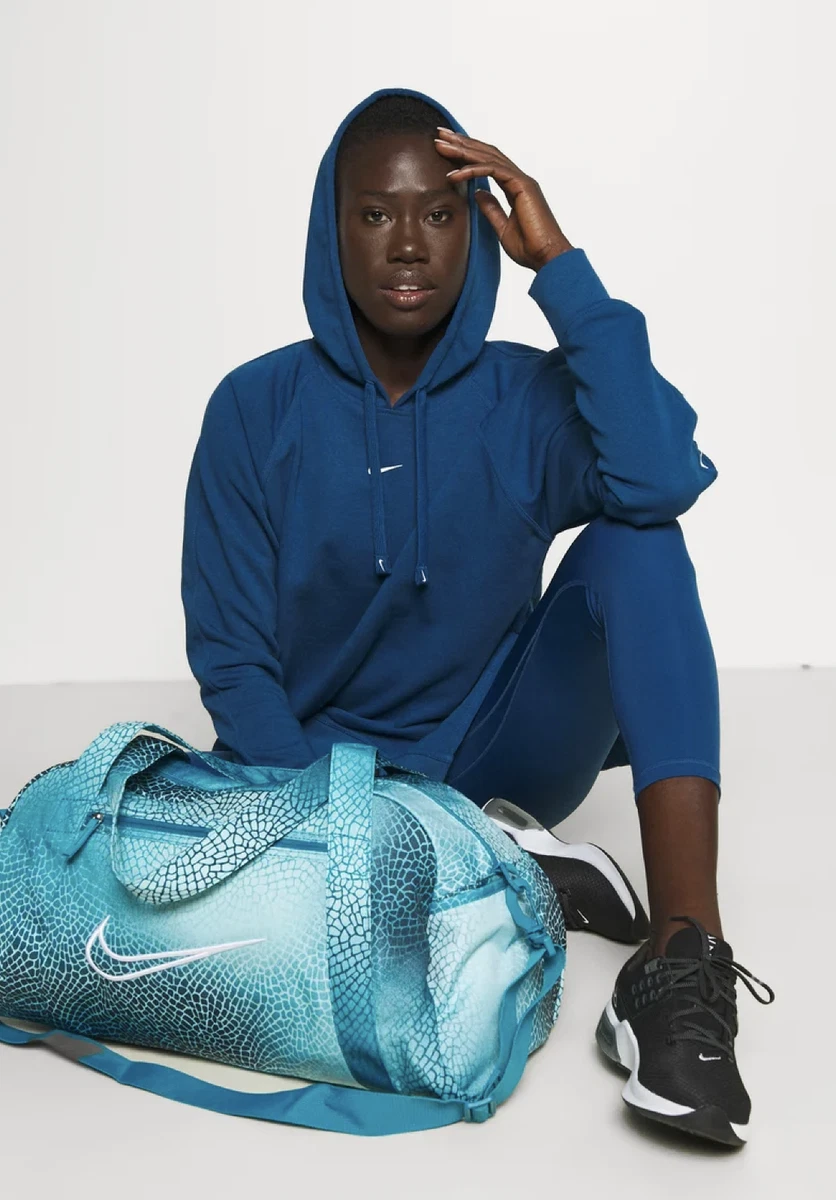 Nike gym top club duffel