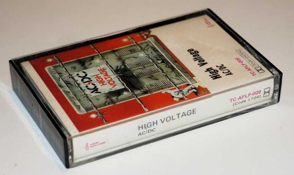 ACDC - High Voltage - 1975 Australia 1st Paper Label Cassette Tape + Roo J-card - Image 2 of 4
