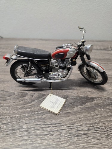 Franklin Mint 1969 Triumph Bonneville Motorcycle 1:10 Scale DieCast Model No Box