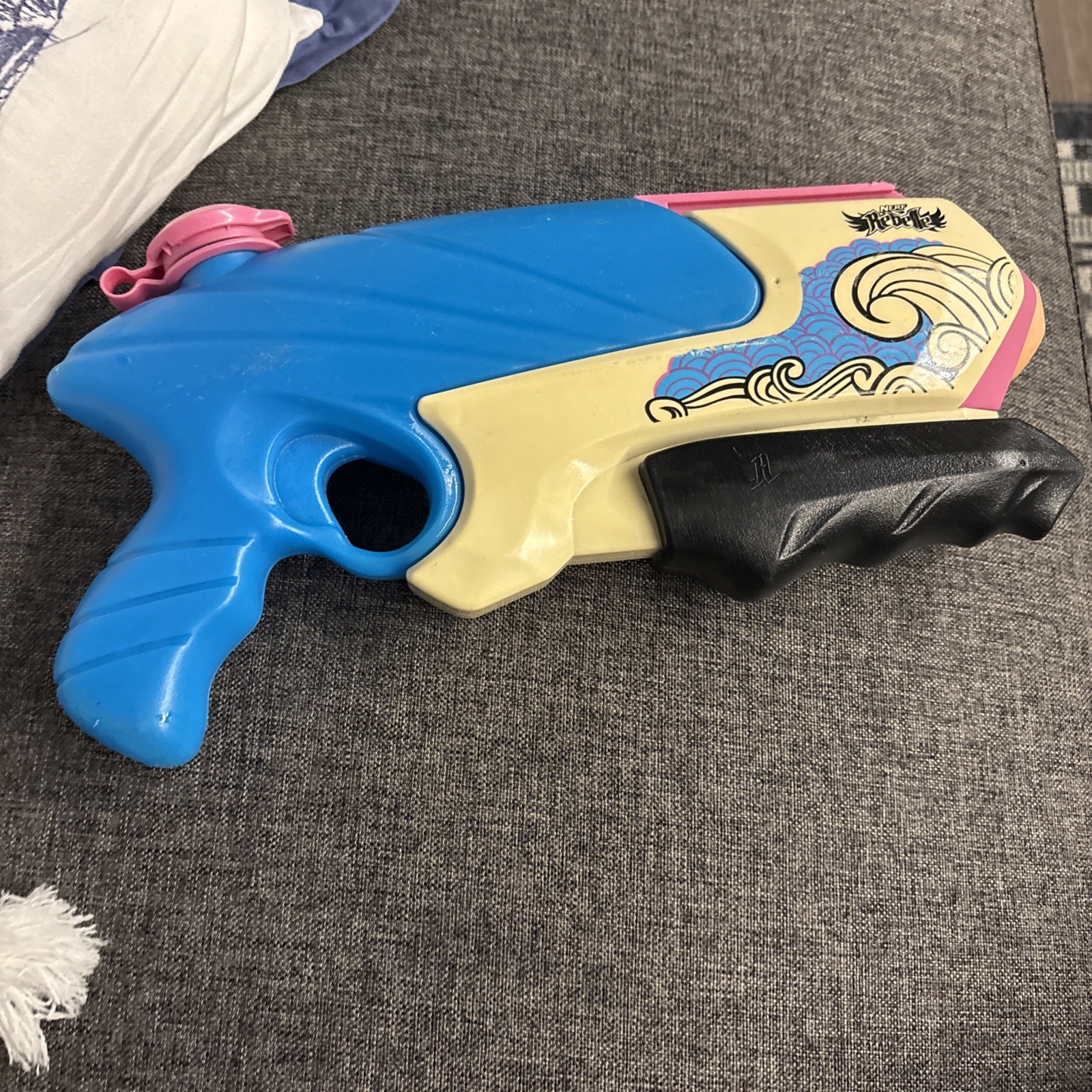 Preowned NERF Rebelle Super Soaker CASCADE Water Pistol BLAS