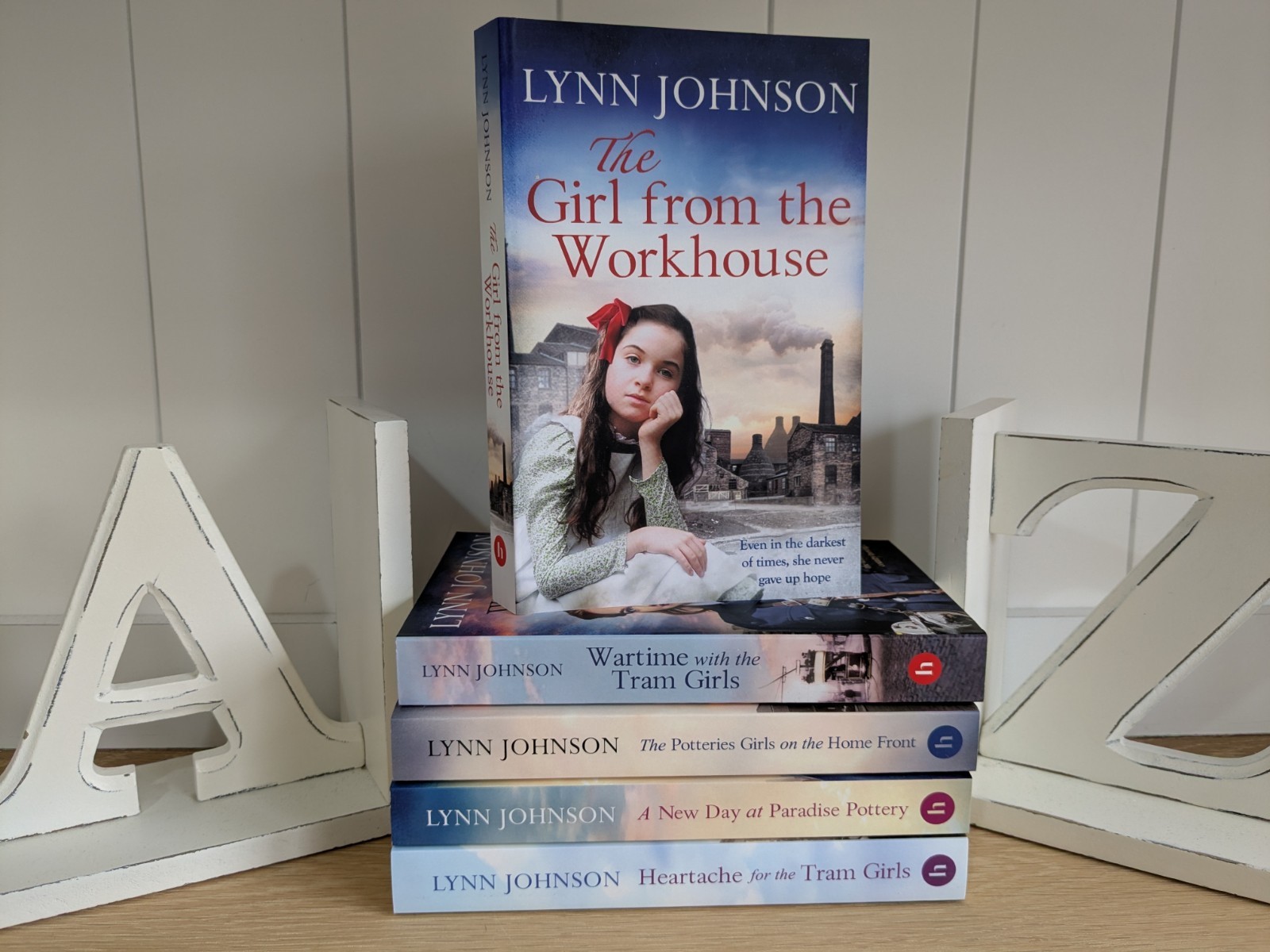 Lynn Johnson 5 x Book Set Potteries Girls Saga Romance Fiction Paperback NEW