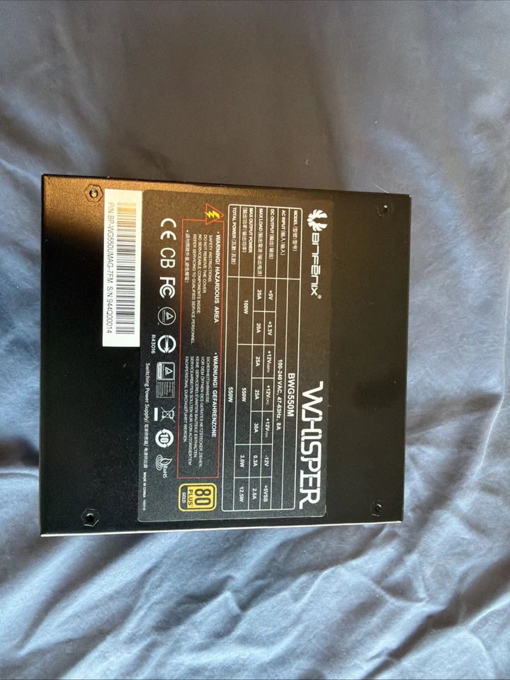 Fuente de alimentación modular ATX Bitfenix Whisper BWG550M 550W, usada Foto 2 de 4