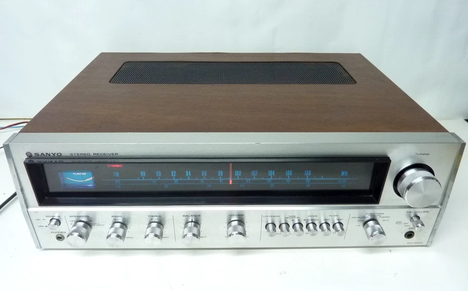 sintoamplificatore vintage Sanyo DCX 4000L - Immagine 3 di 4