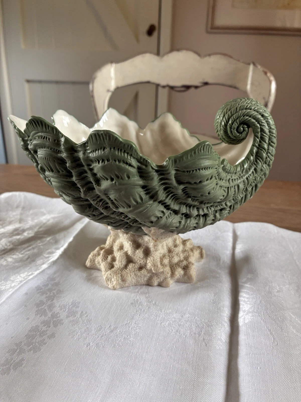 Robinson & Ledbeater Parian Ware Nautilus Shell
Opens in a new window or tab