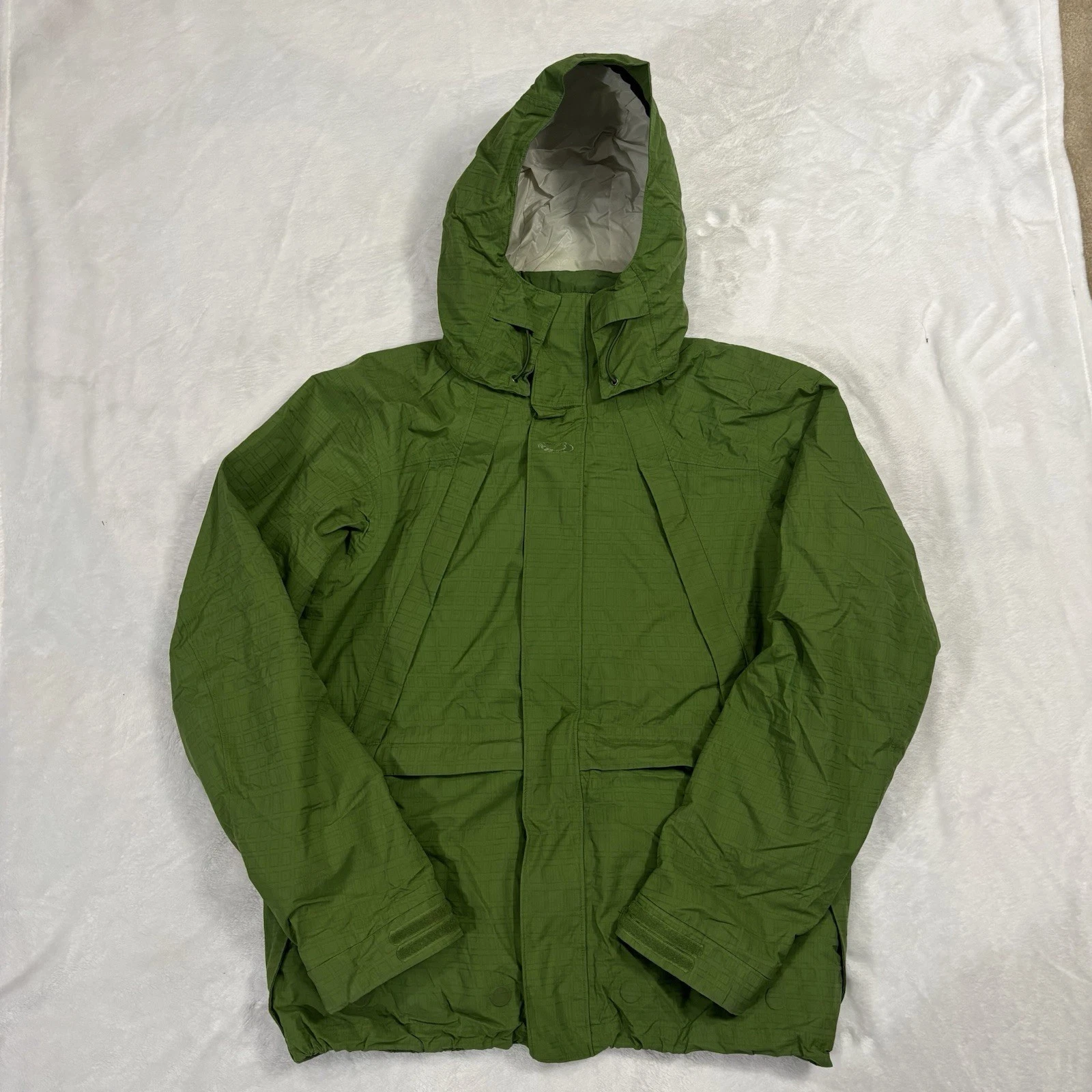 Vintage 2008 Oakley Software Waterproof Storm Jacket Hard Shell Medium Ski Snow